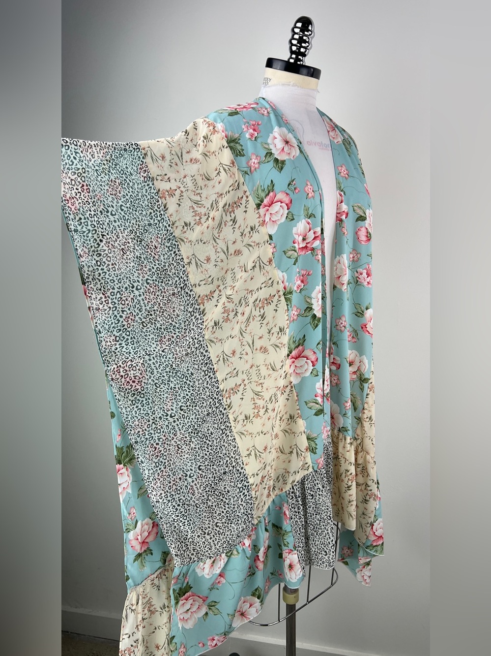 💚 3727. Floral Patchwork Open Kimono - Aqua & Cream - Picture 2 of 9